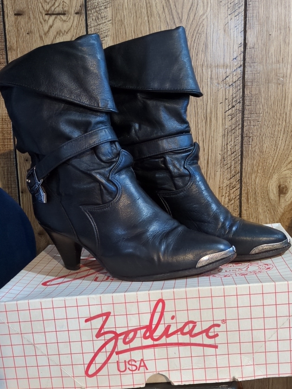 Vintage Zodiac Majesty Black Fold-Over Leather Mid-Heel Ankle/Mid-Calf Boots